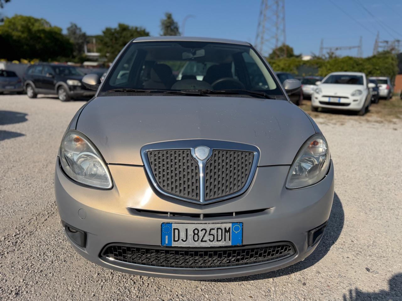 Lancia Ypsilon 1.3 MJT 90 CV Oro Giallo