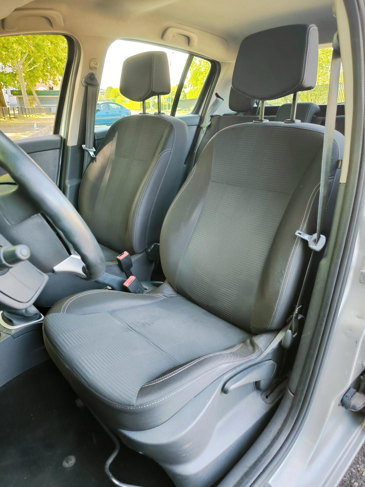 Renault Clio 1.2 16V 5 porte Luxe NEOPATENTATI