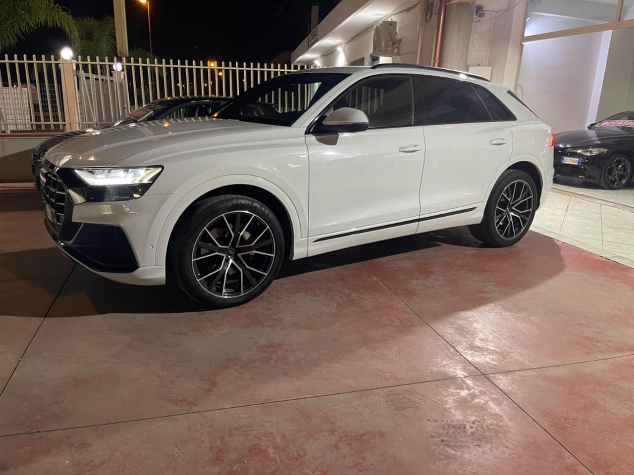 Audi Q8 50 TDI 286 CV quattro tiptronic Sport