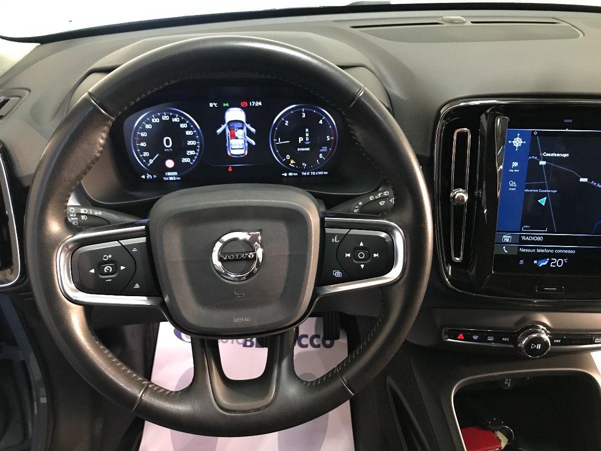 VOLVO XC40 D3 AWD Geartronic Momentum