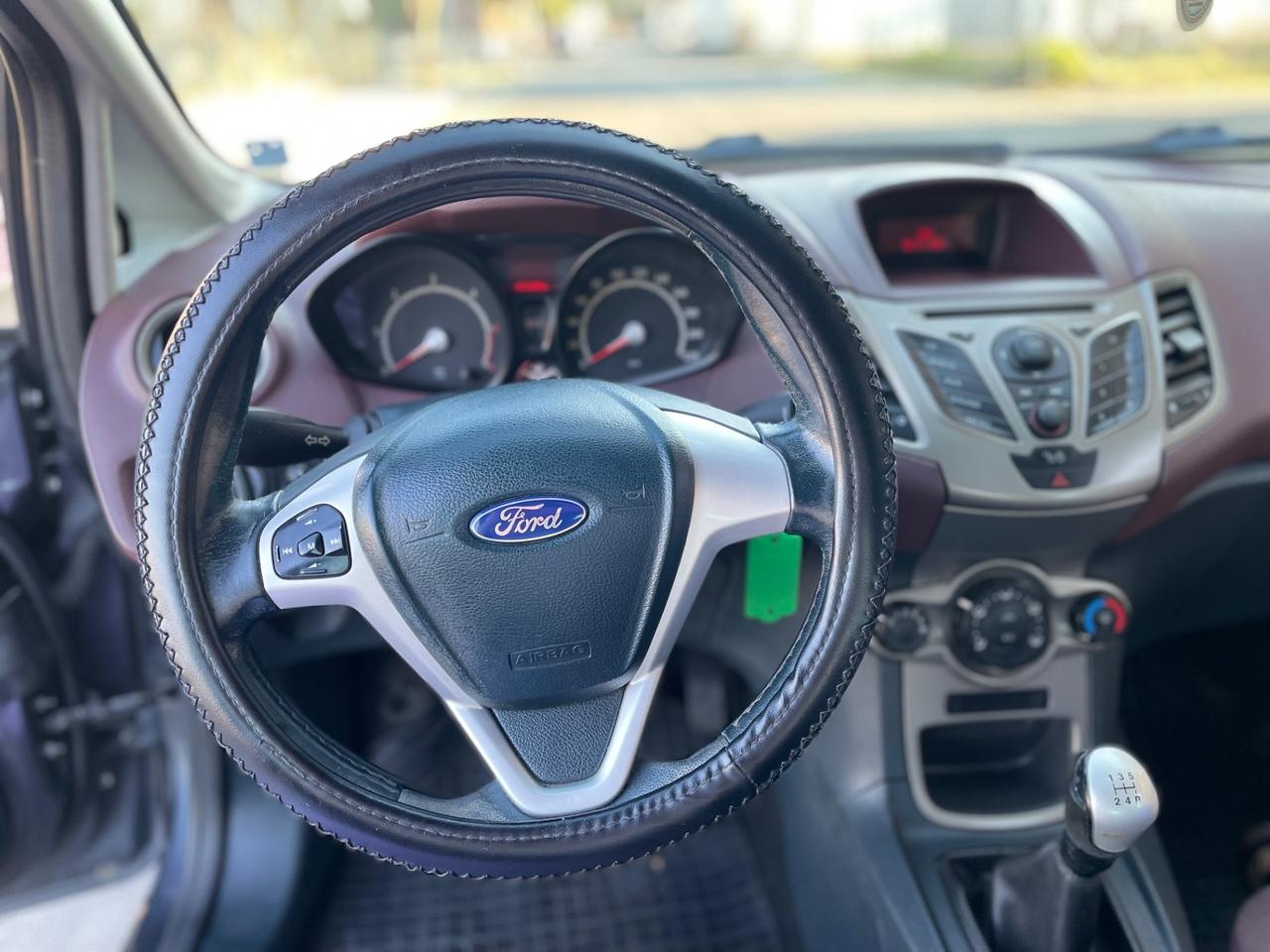 Ford Fiesta 1.4 TDCi 68CV 5 porte Titanium