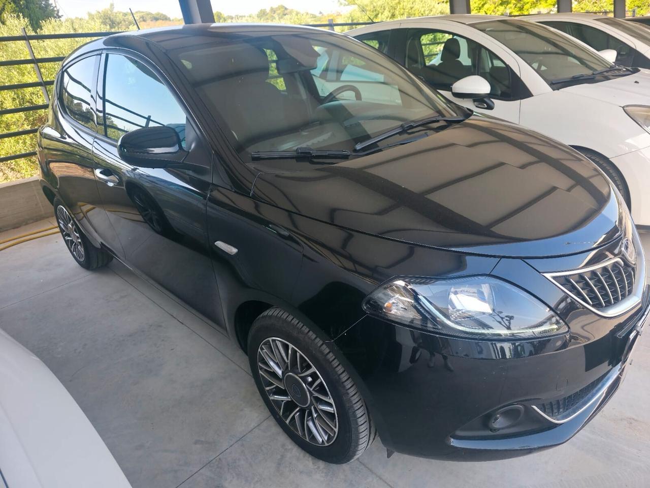 Lancia Ypsilon 1.0 FireFly 5 porte S&S Hybrid Gold Plus