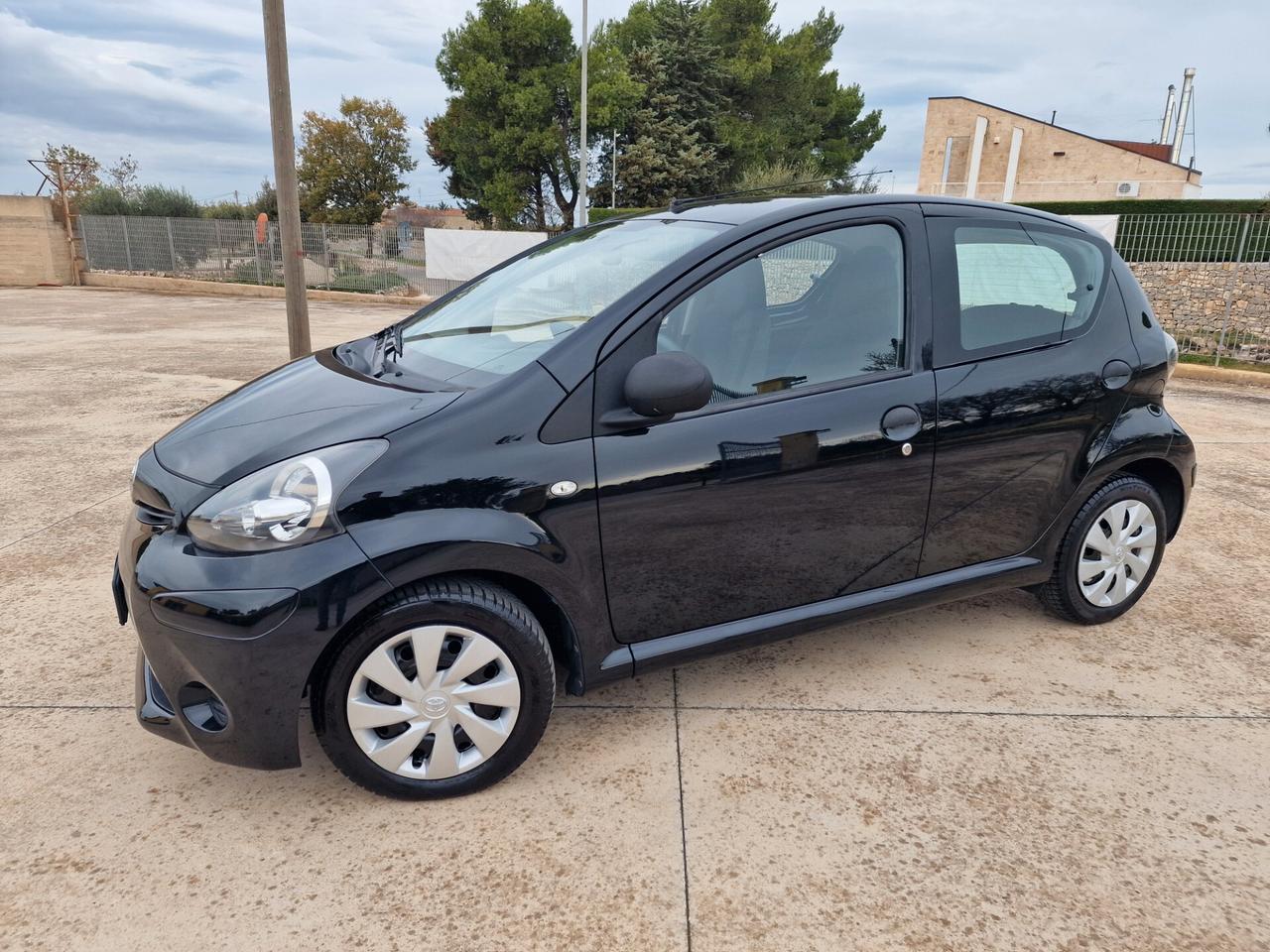 Toyota Aygo 1.0 12V VVT-i 5 porte Connect