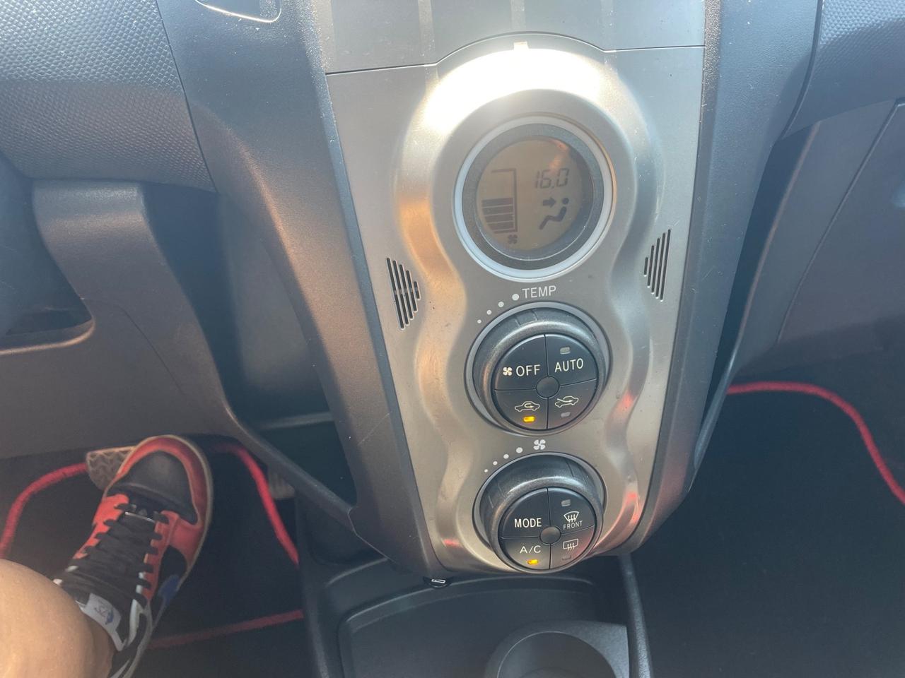 Toyota Yaris 1.3 5 porte M-MT AUTOMATICA GARANZIA