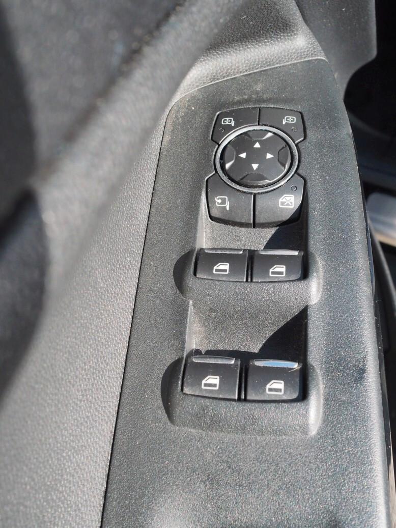 FORD ECOSPORT 1.0 EcoBoost 100 CV TITANIUM