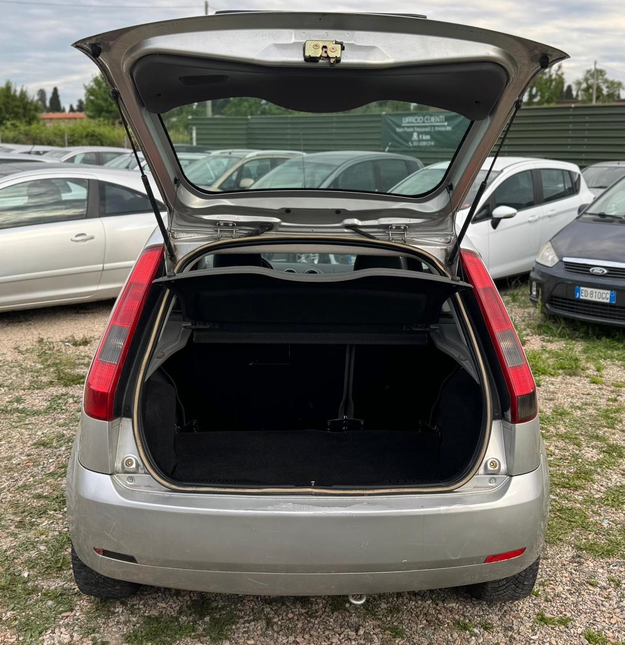 Ford Fiesta 1.2 16V 3p. Ghia Neopatentati