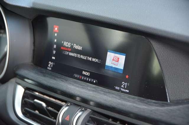 Alfa Romeo Stelvio 2.2 t Sport Tech Q4 190cv auto