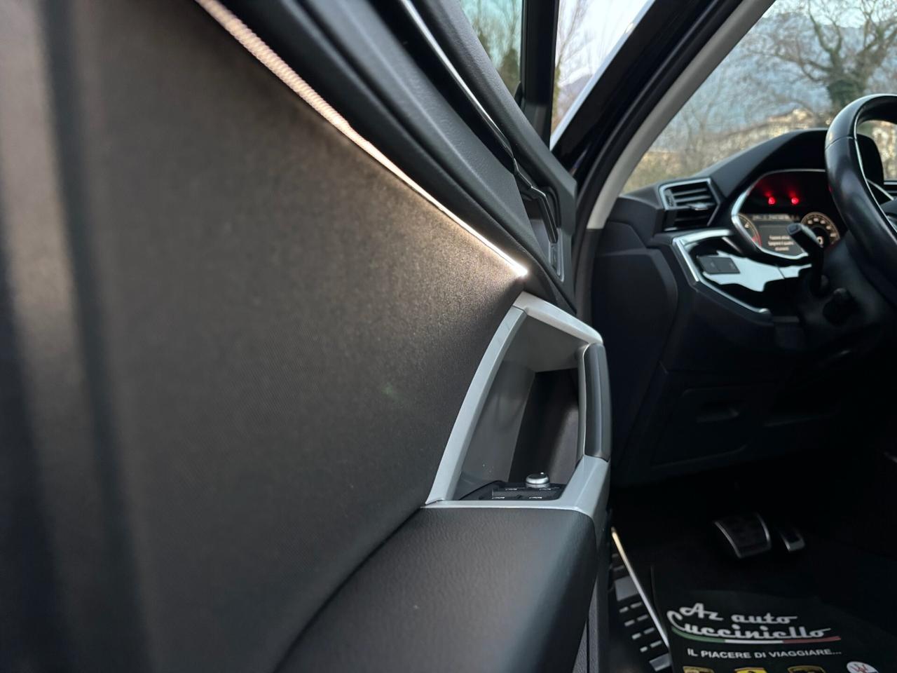 Audi Q3 35 TDI quattro S tronic line edition MY 22 KM 98.000 -BLACK