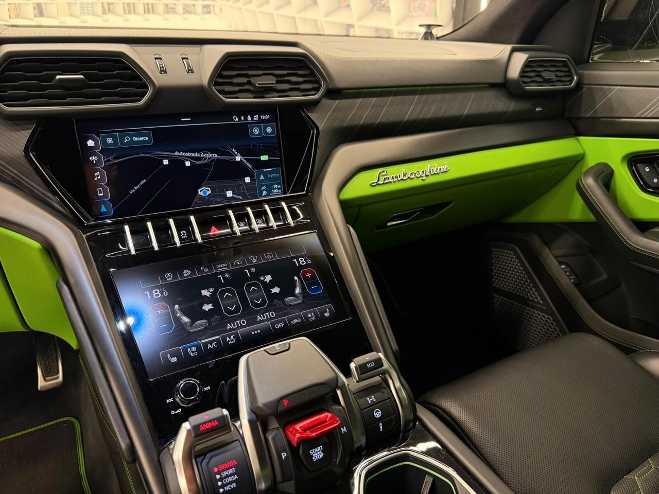 Lamborghini Urus 4.0 IPER FULL-POSSIBILE EFFETTUARE RENT TO BUY-KM CERTIFICATI-12 MESI GARANZIA-PERMUTE