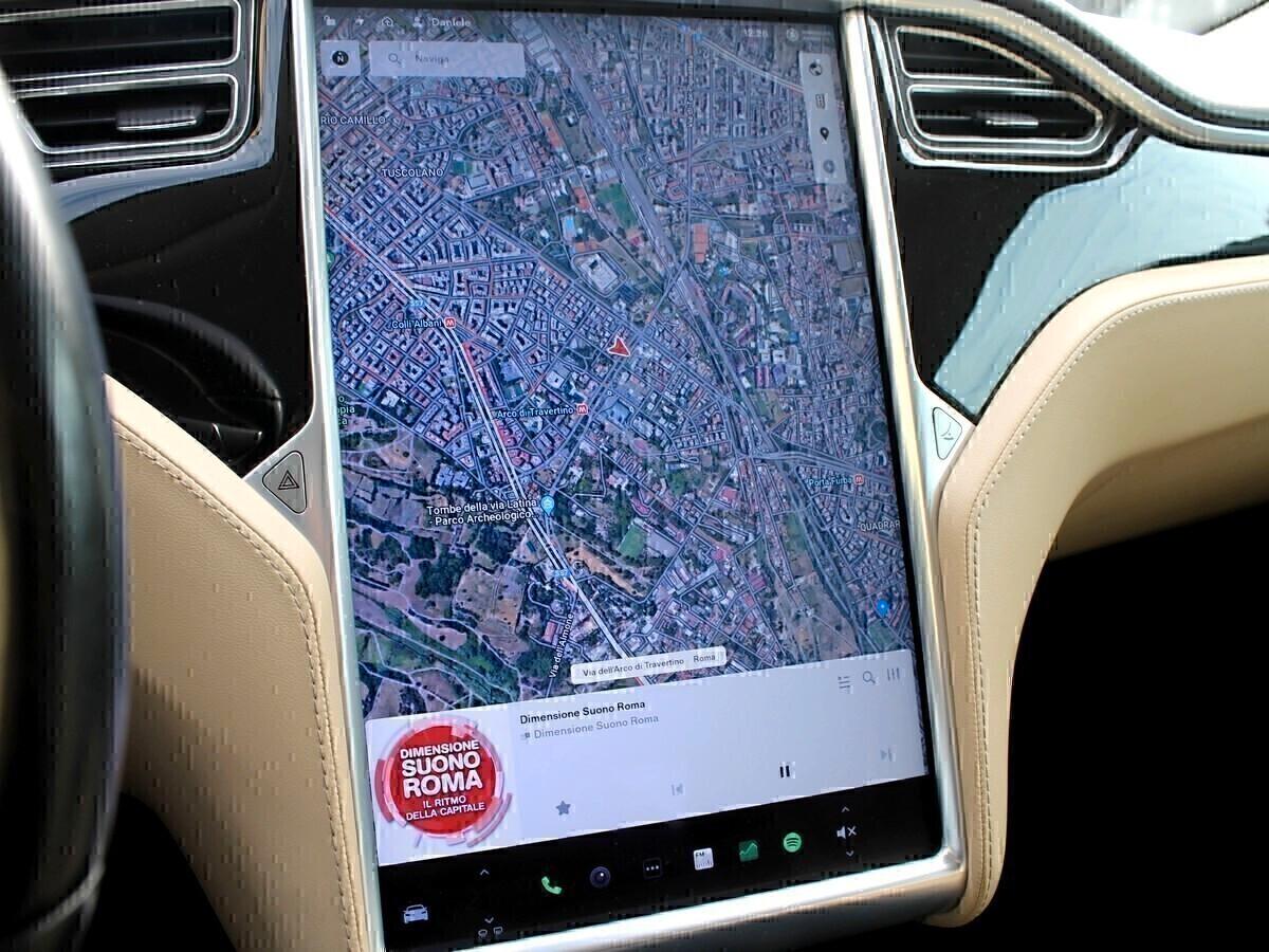 Tesla Model S 85 CHARGE e CONN DATI GRATIS A VITA