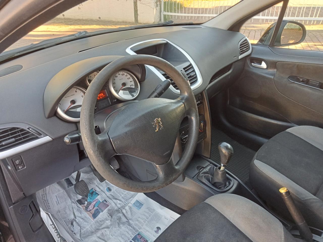 Peugeot 207 1.4 HDi 70CV 5p