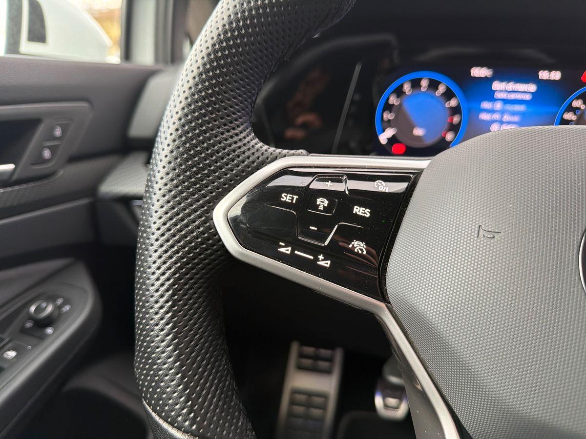 VOLKSWAGEN Golf 1.5 tsi evo act R-Line 130cv