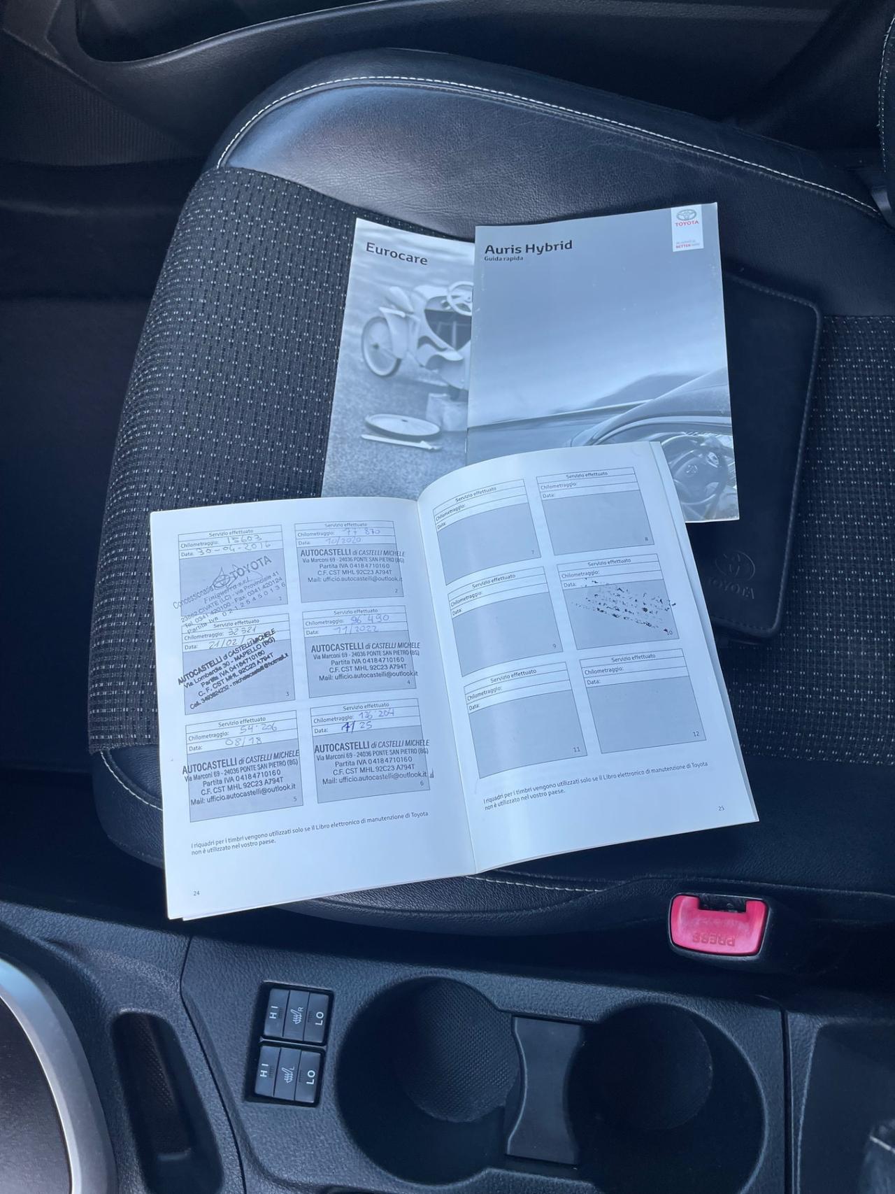 Toyota Auris 1.8 Hybrid Lounge