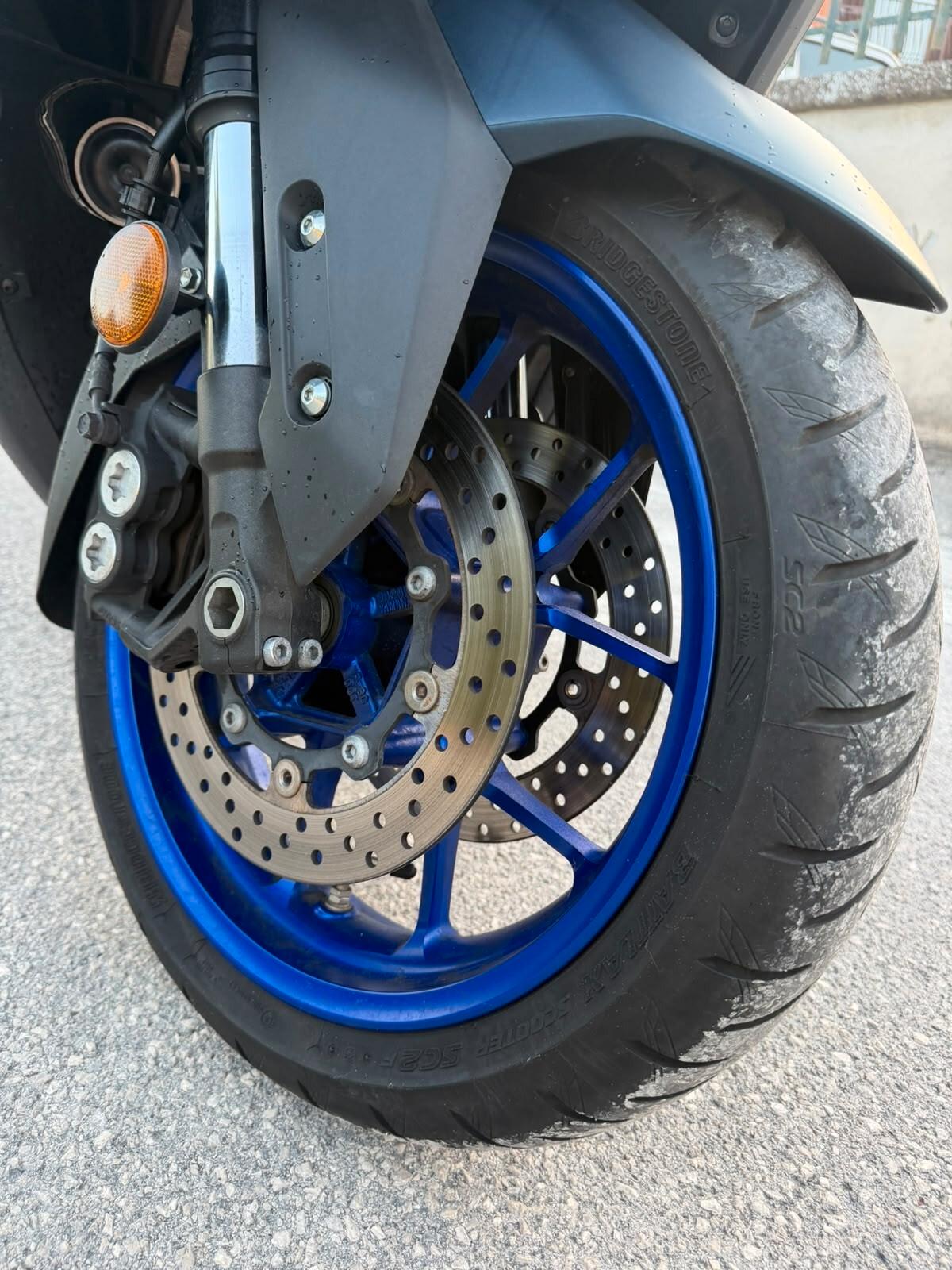 YAMAHA T MAX 560 ICON 2024 KM 11.000 PARI AL NUOVO