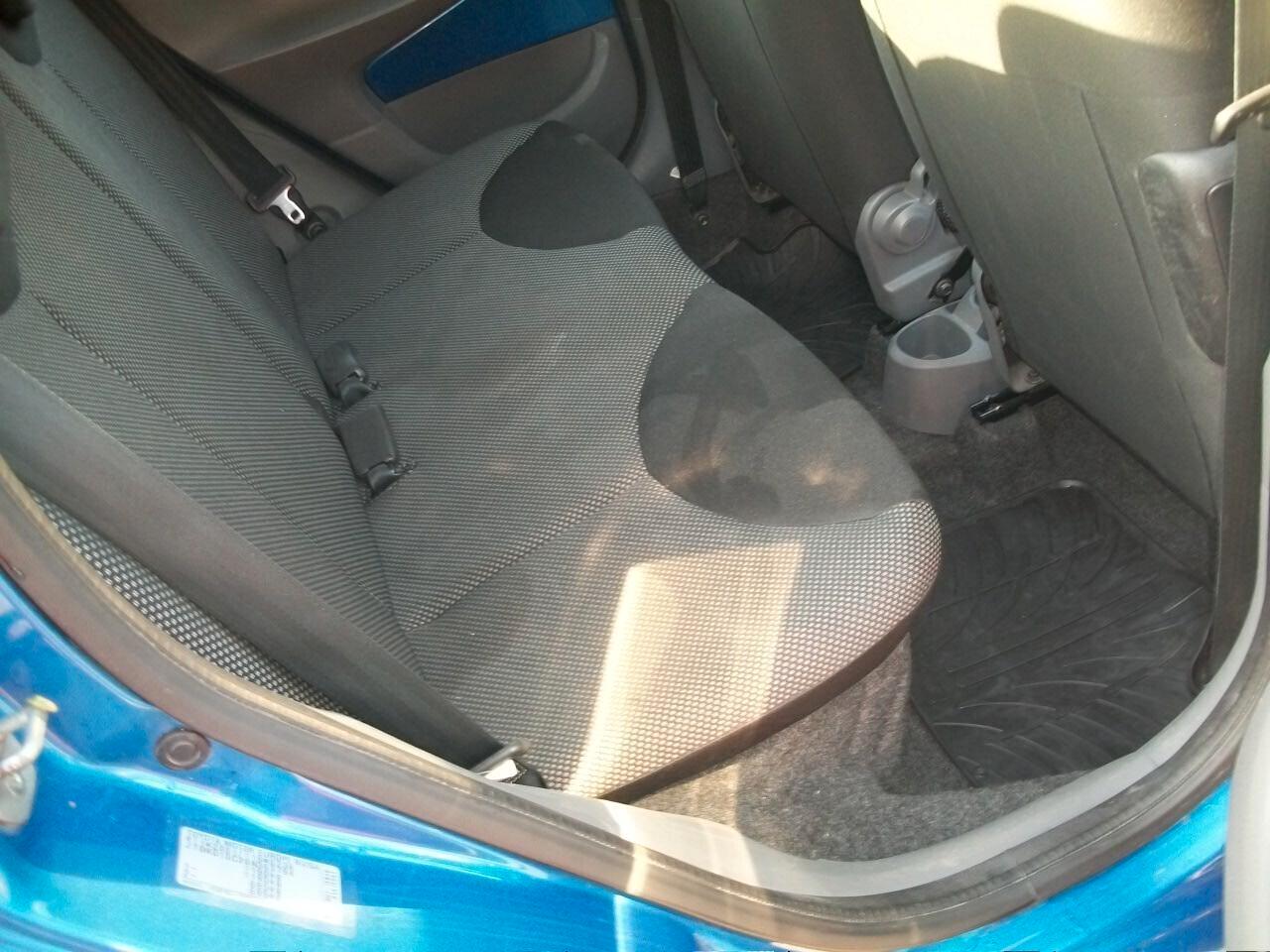 Toyota Aygo 1.0 12V VVT-i 5 porte Sol CC 998 BENZINA SI NUOVI PATENTATI GARANZIA UN ANNO KM 122500 COME NUO