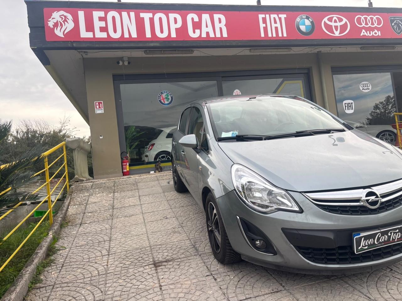 Opel Corsa benzina e metano anno 2013 garantita