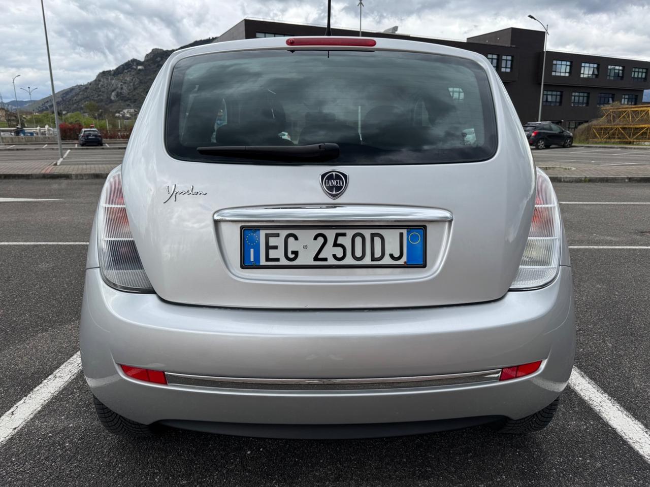 Lancia Ypsilon 1.2 69 CV Argento