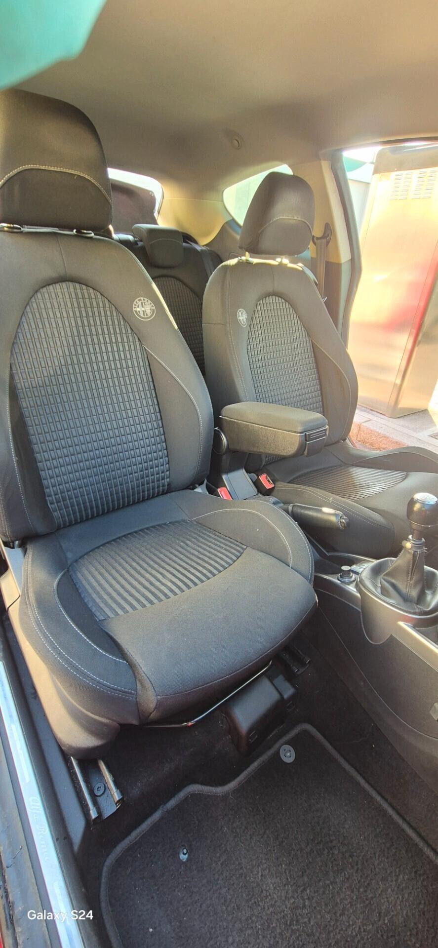 ALFA ROMEO MiTo 1.4 105 CV M.air SeS Distinctive