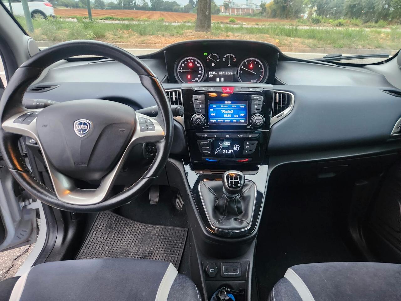 Lancia Ypsilon 1.2 69 CV 5 porte GPL Ecochic Platinum