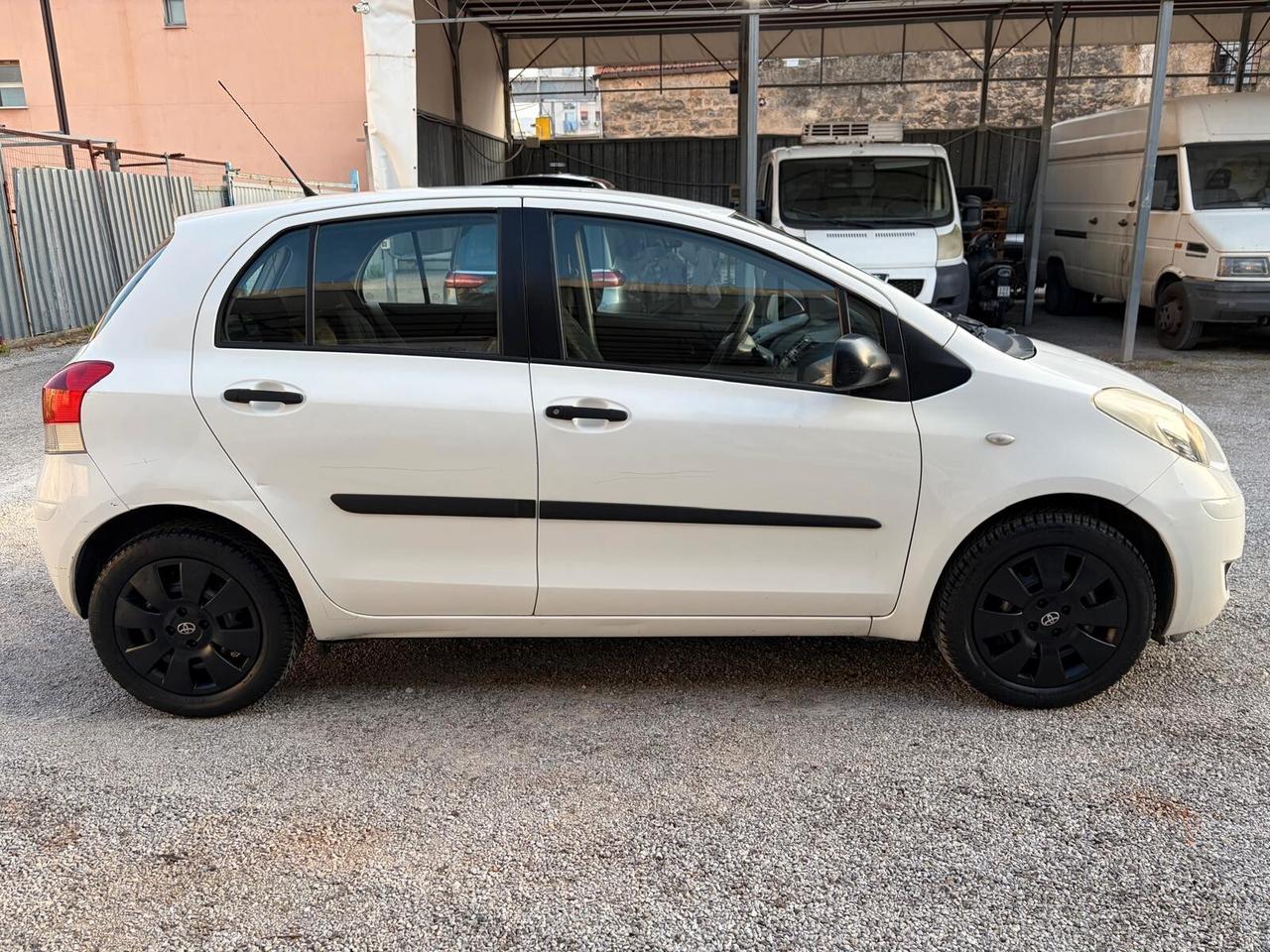 Toyota Yaris 1.0 69Cv 5 porte 12 MESI DI GARANZIA