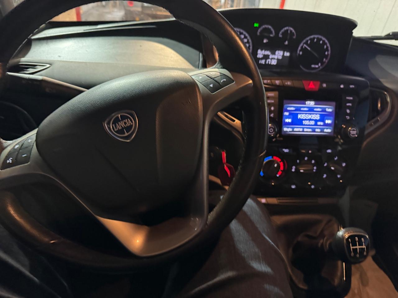 Lancia Ypsilon 1.2 69 CV 5 porte Gold