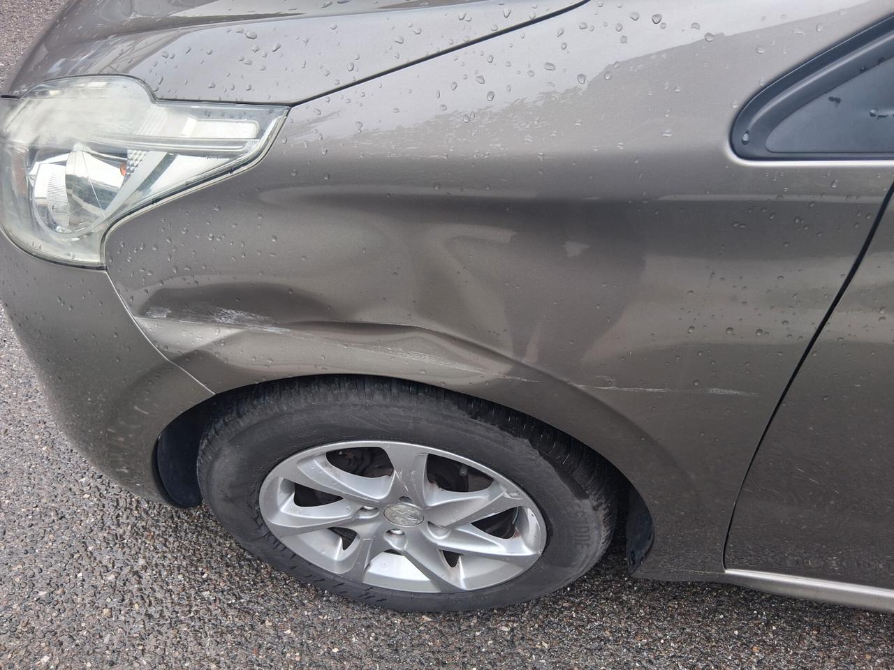 Peugeot 208 1.2 VTi 82 CV 3 porte Allure