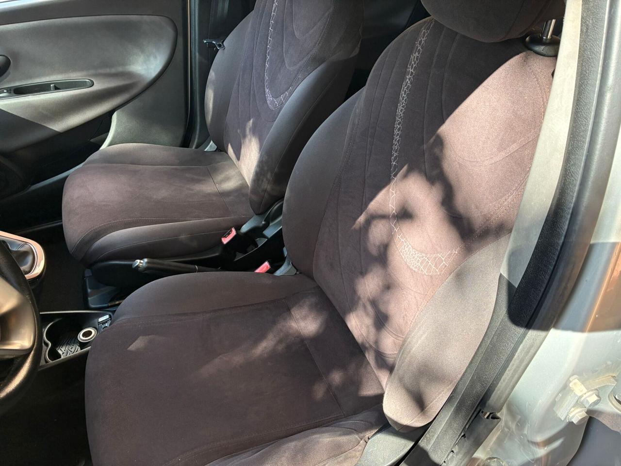 Lancia Ypsilon 1.3MJT 95cv 5p perfetta-12