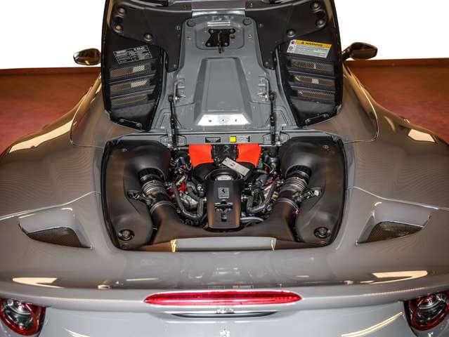 Ferrari F8 Spider - Allestimento Speciale