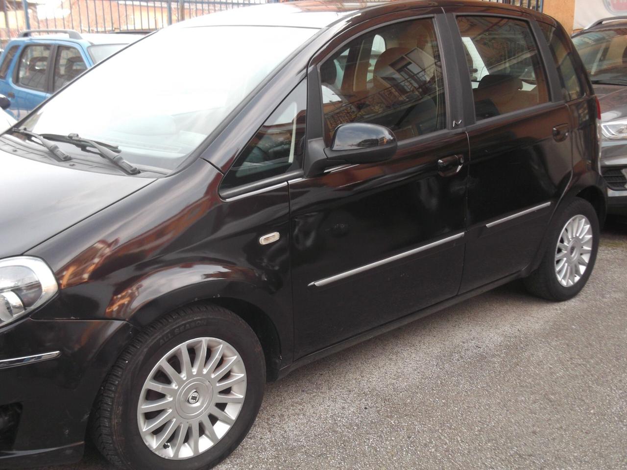 Lancia MUSA 1.4 16V Gold - 30