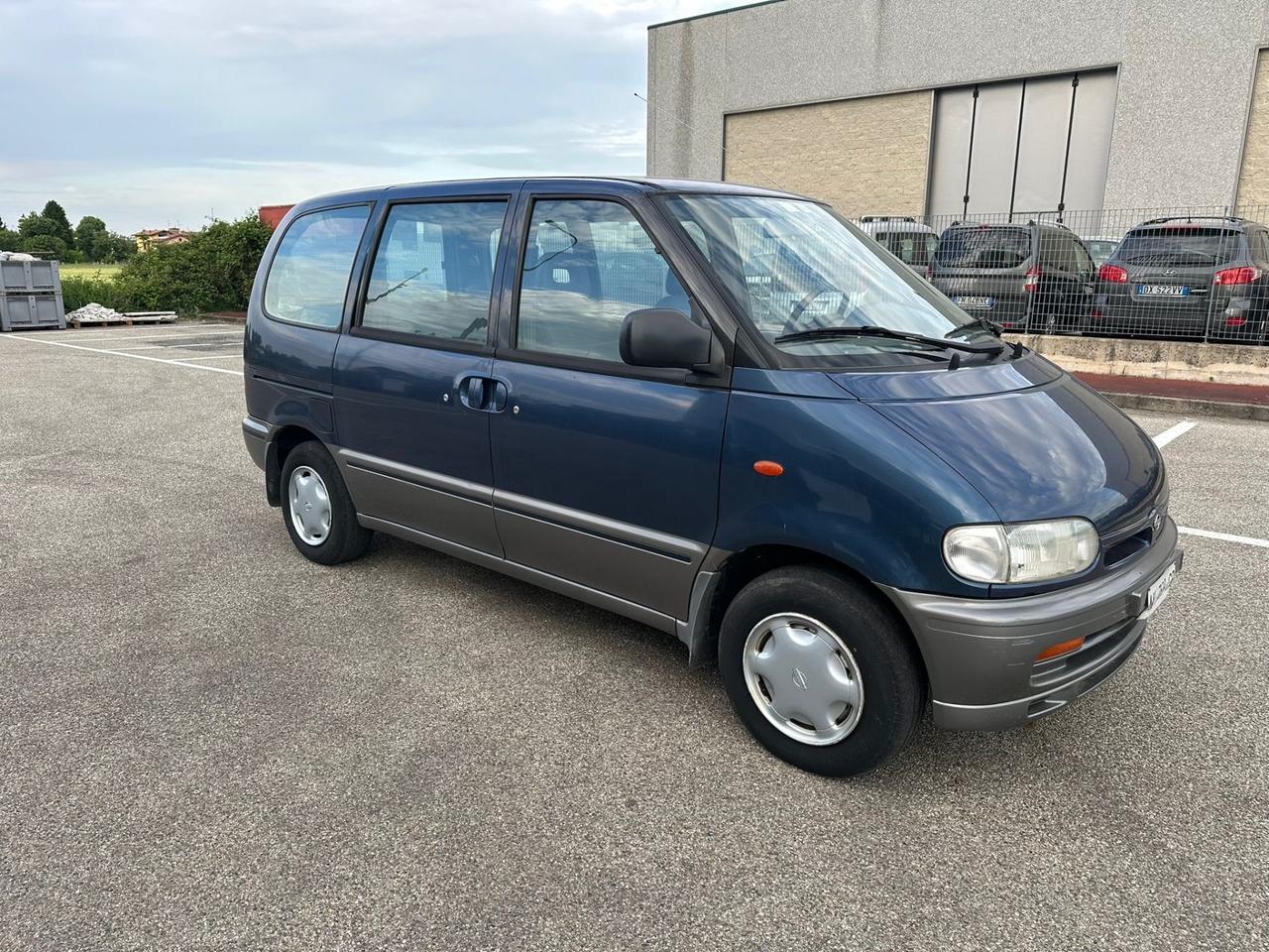 Nissan Serena 1.6i 16V cat 5 porte SLX