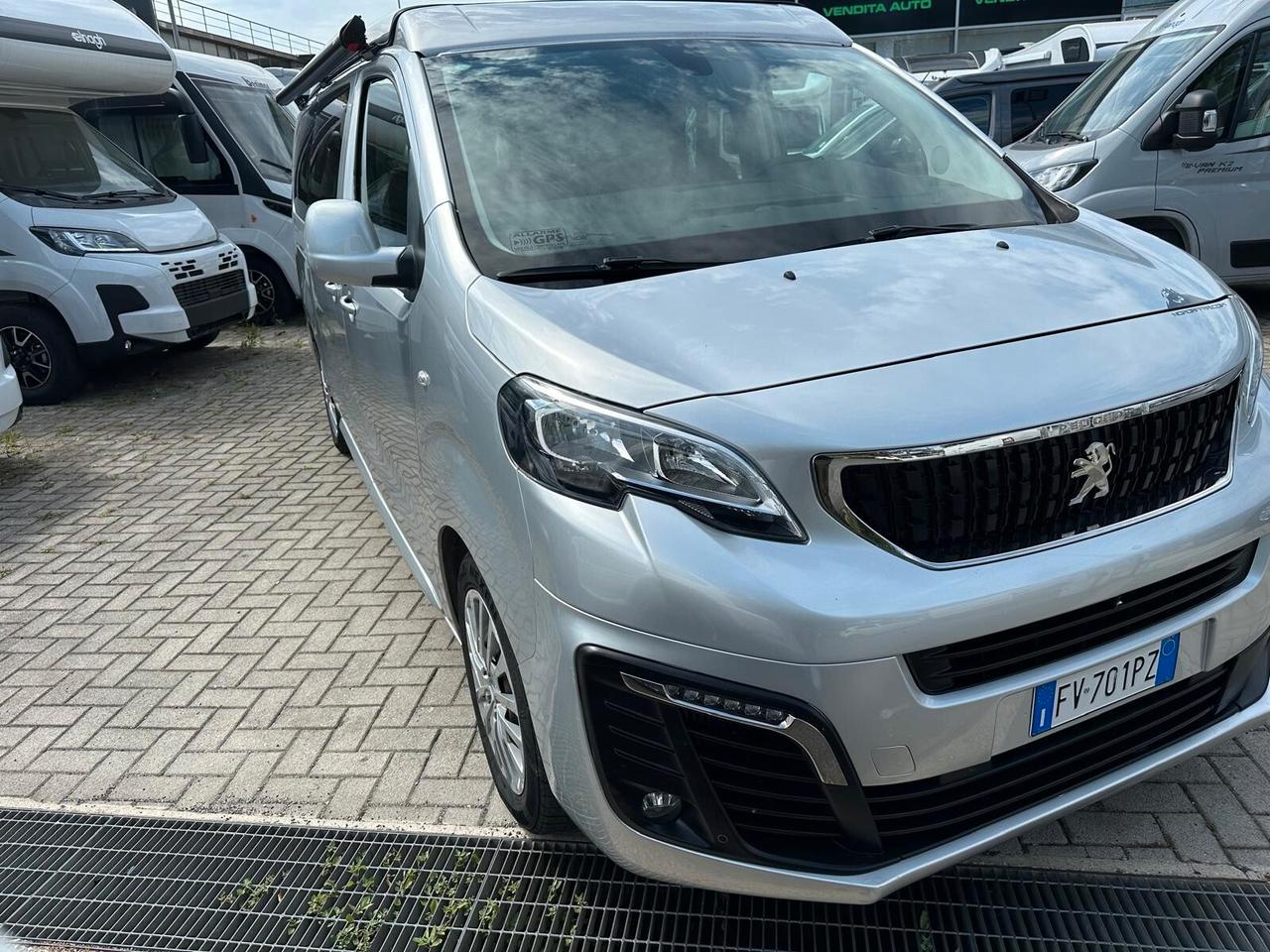 TRAVELLER VAN