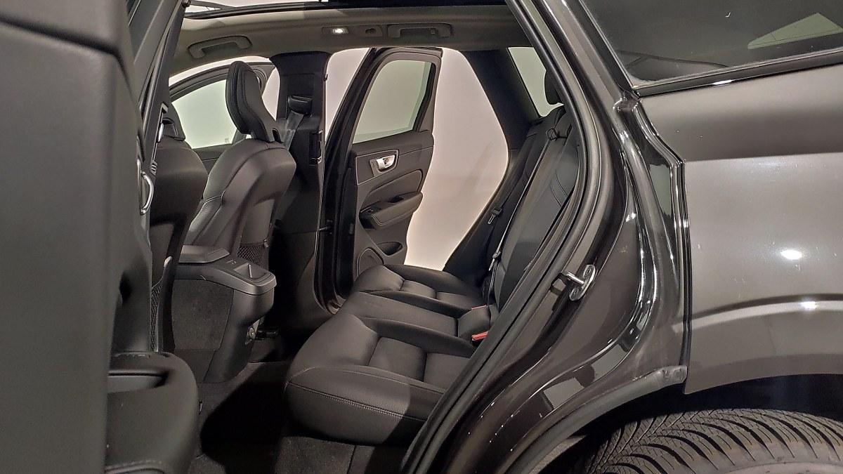 VOLVO Xc60 B4 Mild Hybrid (D) Automatico Plus Dark
