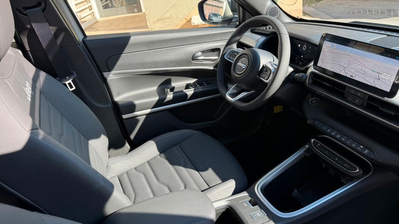 JEEP AVENGER BEV SUMMIT KM0 2026 TETTO APRIBILE