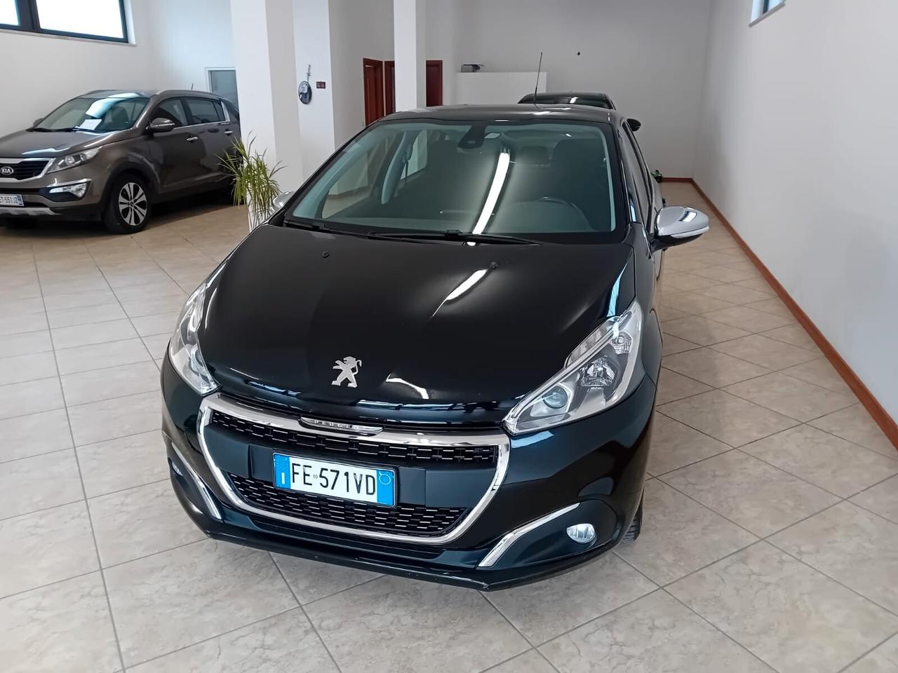 Peugeot 208 PureTech 82 5 porte Allure