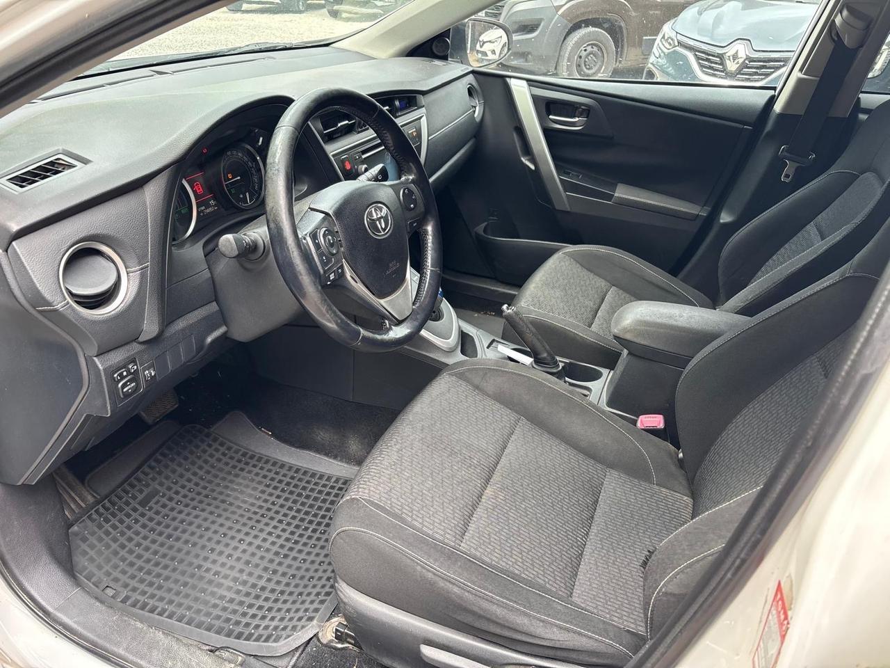 Toyota Auris Touring Sports 1.8 Hybrid Lounge