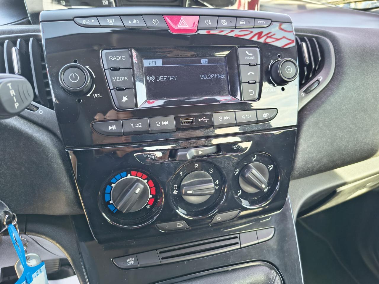 Lancia Ypsilon 1.0 Hybrid 5 PORTE * OK NEOPATENTATI