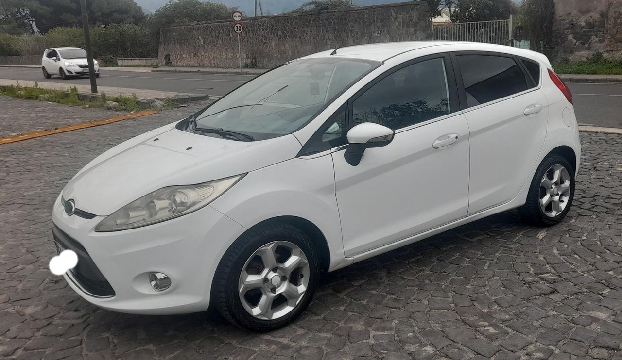 Ford Fiesta 1.4 5 porte Bz.- GPL Titanium