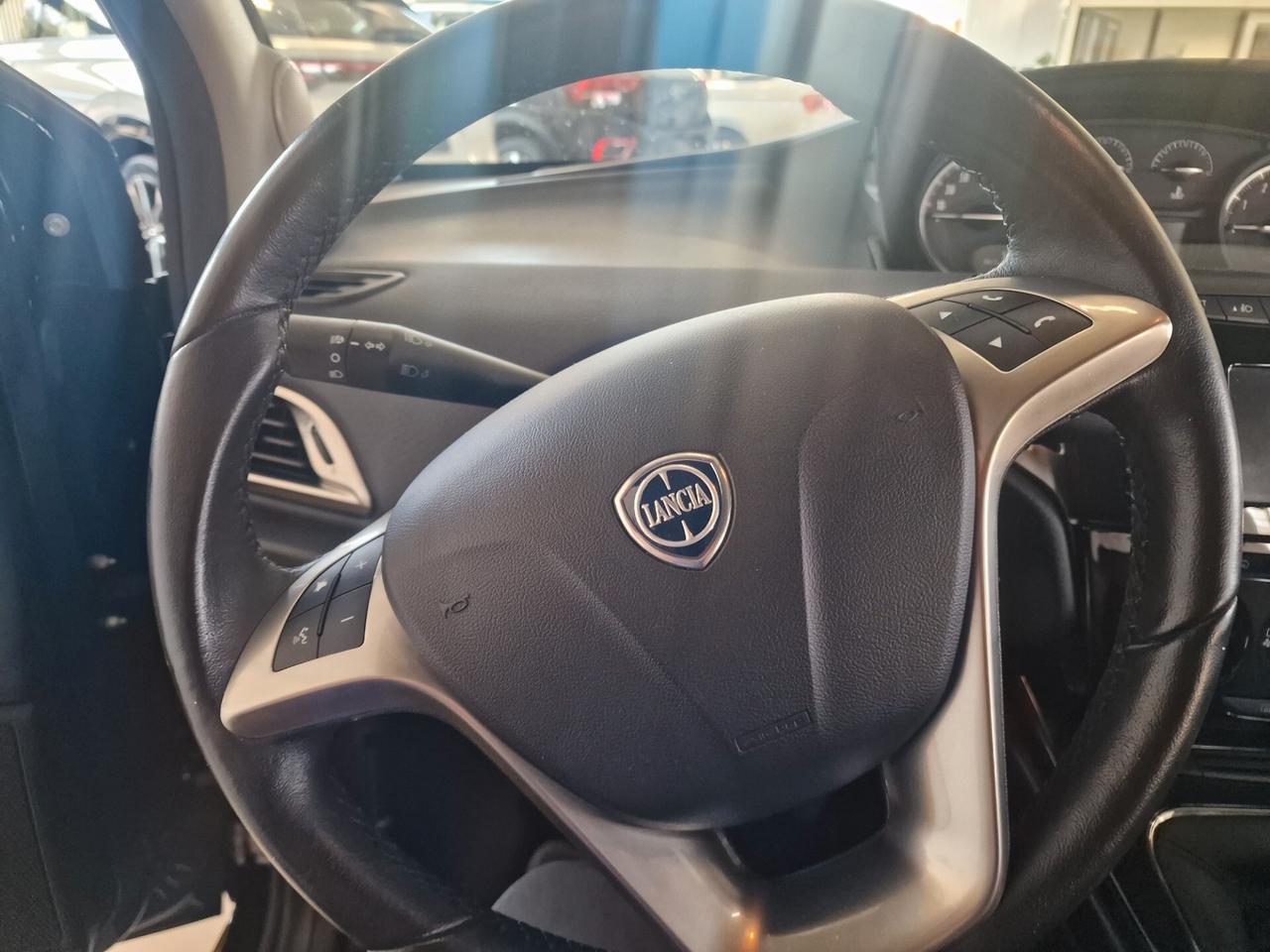 Lancia Ypsilon 1.2 69 CV 5 porte Gold