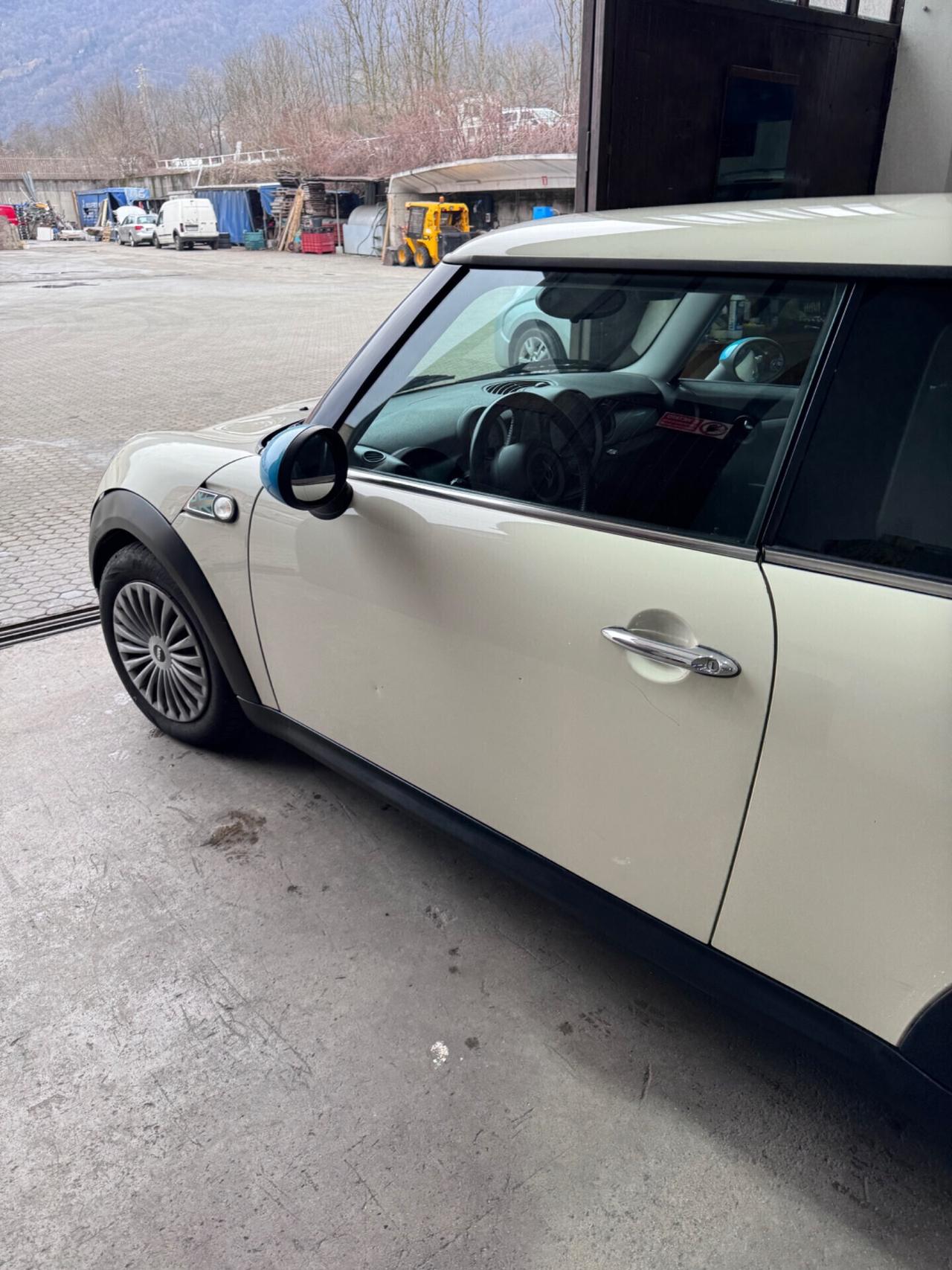 Mini Cooper 1.4 benzina Ray