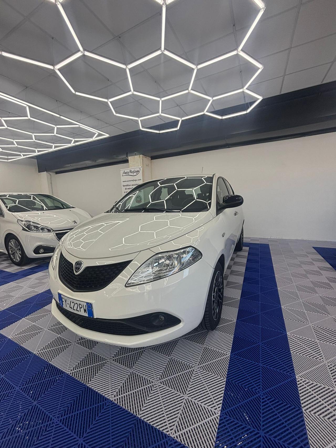 Lancia Ypsilon 1.2 69 CV 5 porte S&S Gold
