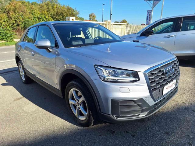 AUDI Q2 35 TDI quattro S tronic Business