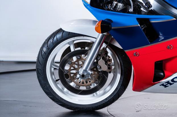 Honda vfr 750 r (rc30) ala oro - 1988