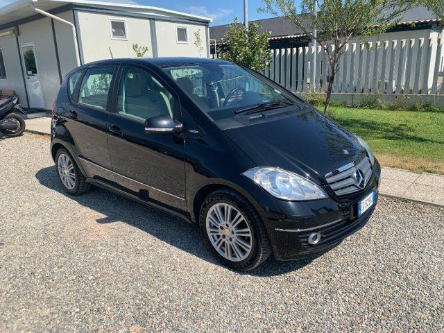MERCEDES-BENZ A 180 BlueEFFICIENCY Premium