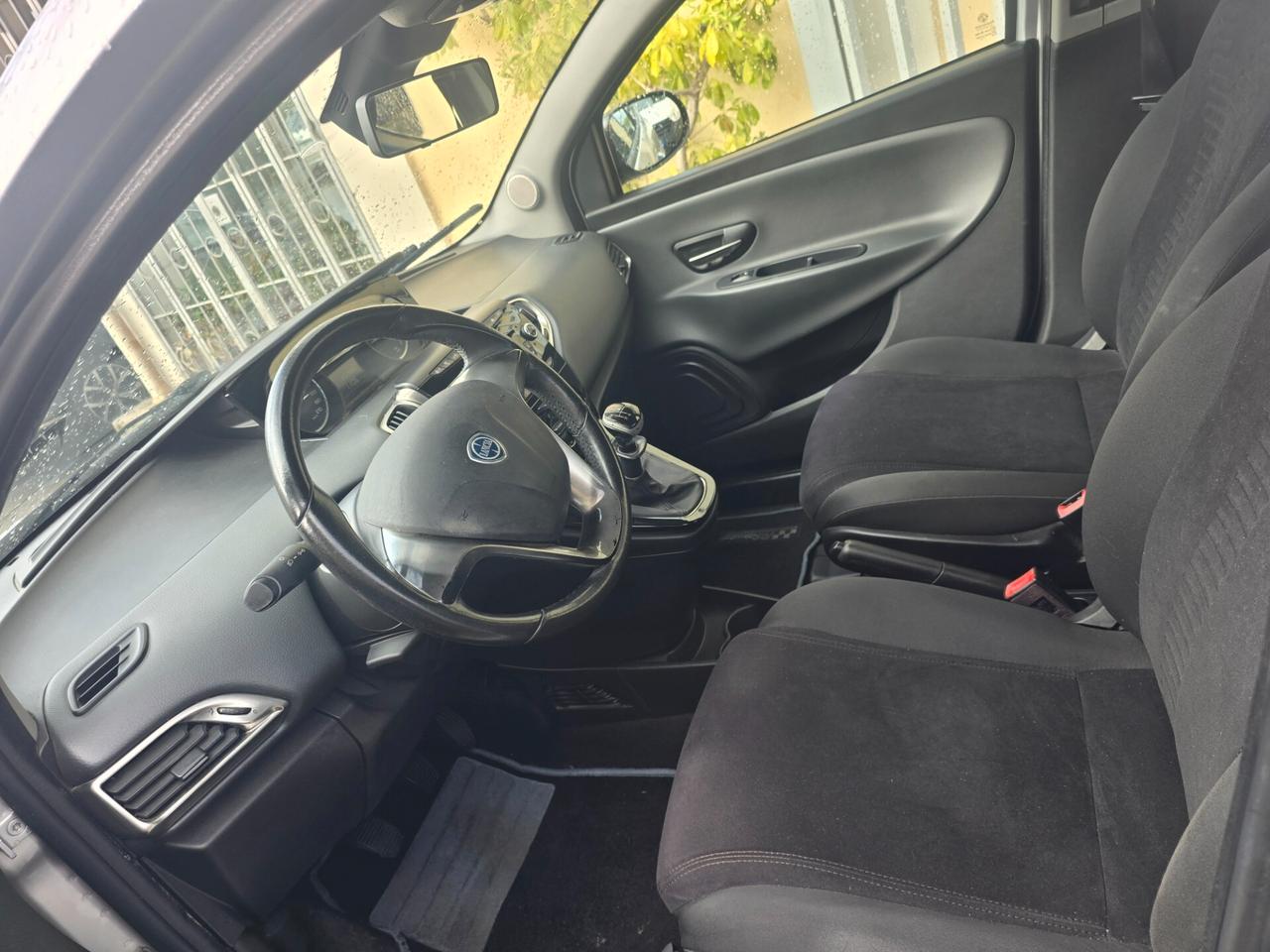 Lancia Ypsilon 0.9 TwinAir 85 CV 5 porte Metano Ecochic Gold