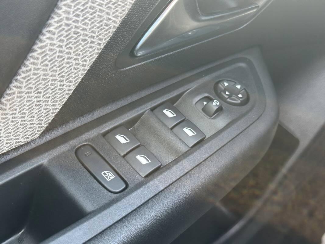 Citroen C4 1.2 puretech Shine s&s 130cv CON TELECAM E CARPLAY