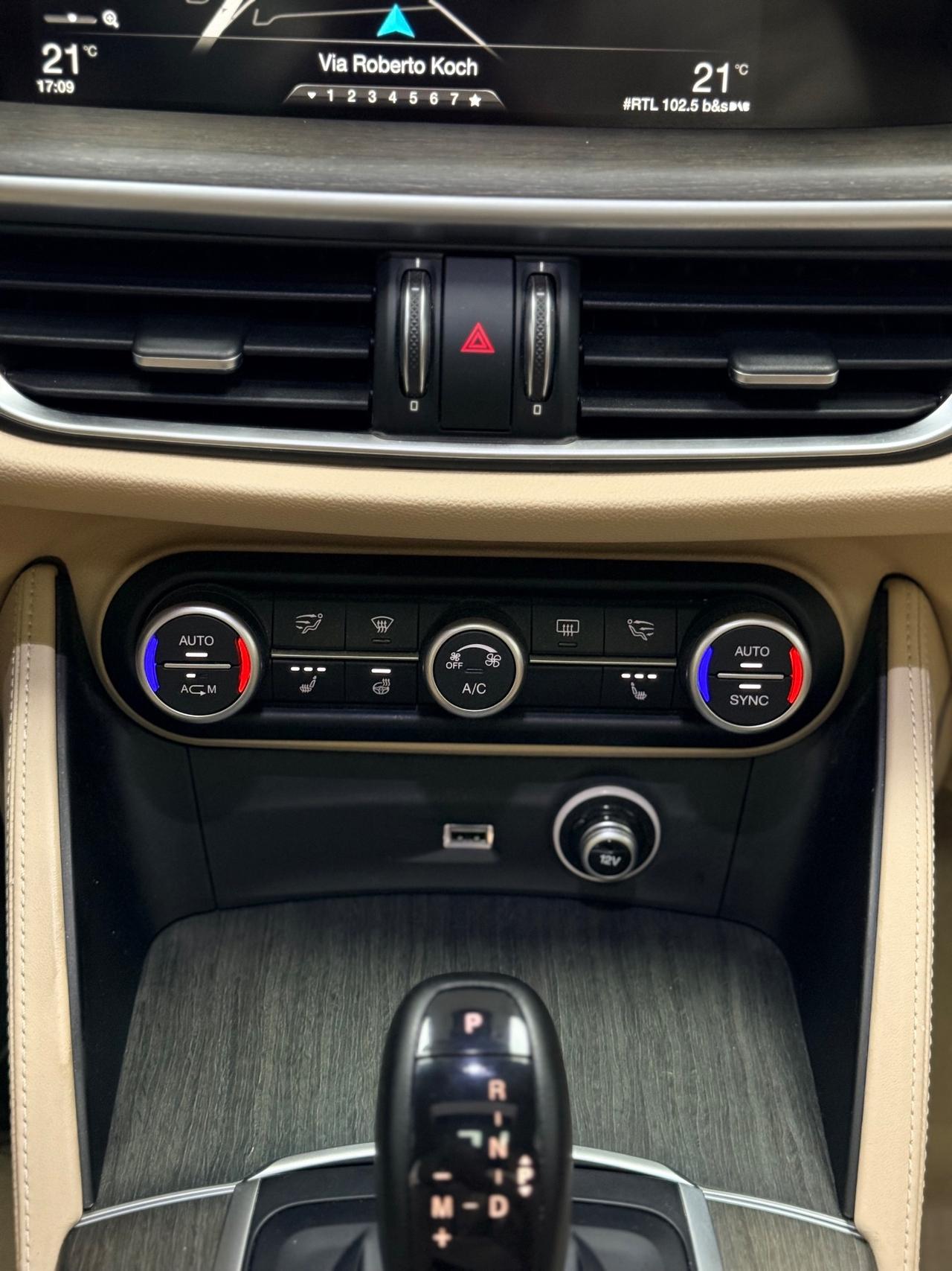 Alfa Romeo Stelvio 2.0 Turbo 280 CV AT8 Q4 B-Tech 11/2018 TETTO RADAR