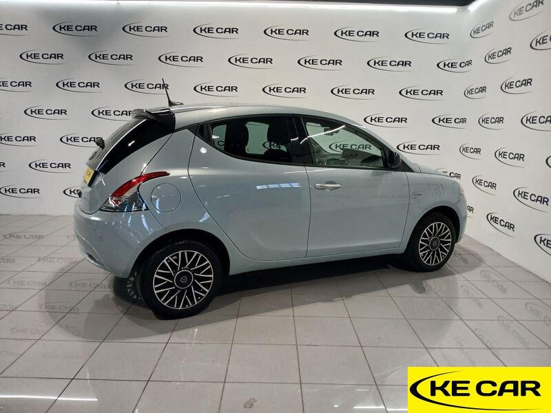 Lancia Ypsilon 1.0 FireFly 70cv Hybrid Platino