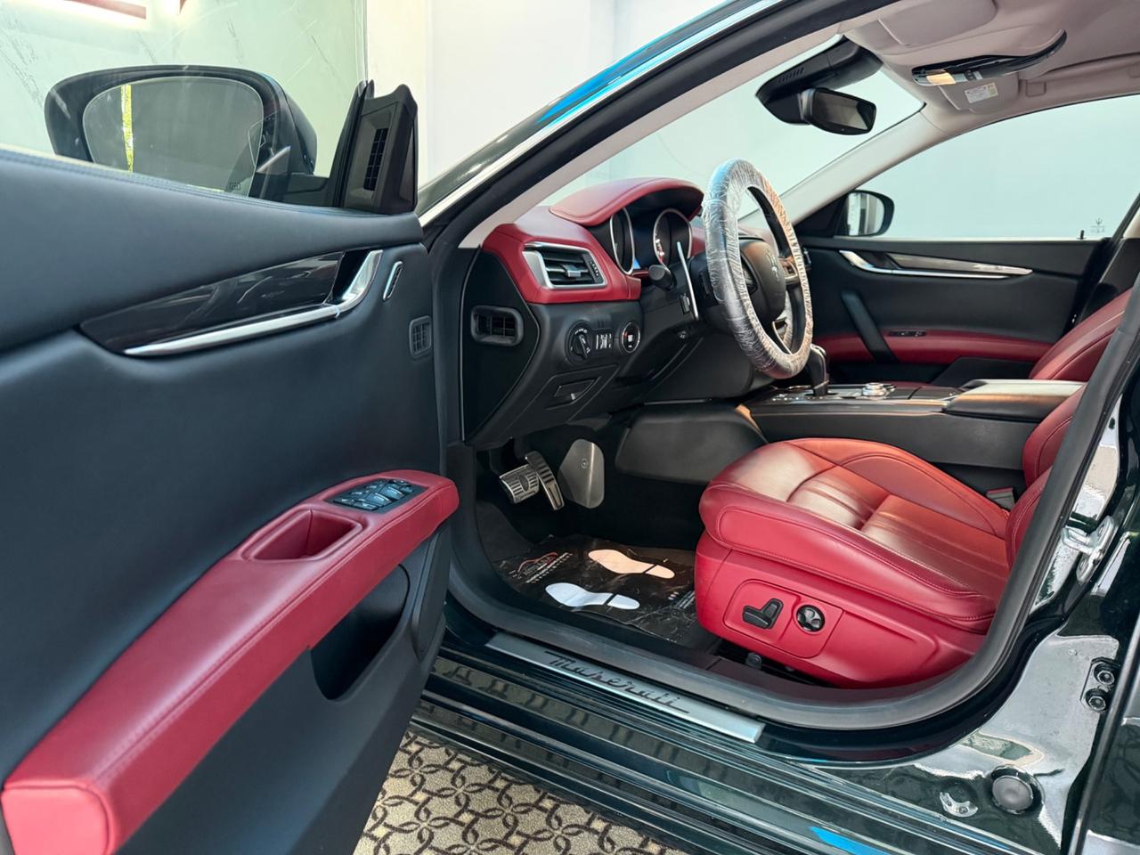 Maserati Ghibli V6 430 CV Q4 Nerissimo Edition
