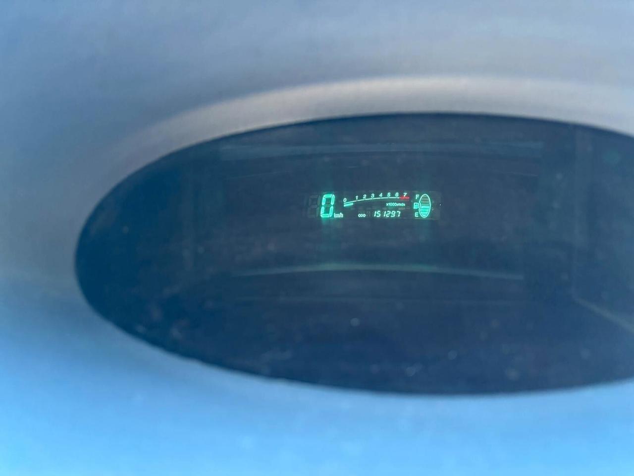 Toyota Yaris 1.3i 16V cat 5 porte SOL ADATTA AI NEOPATENTATI