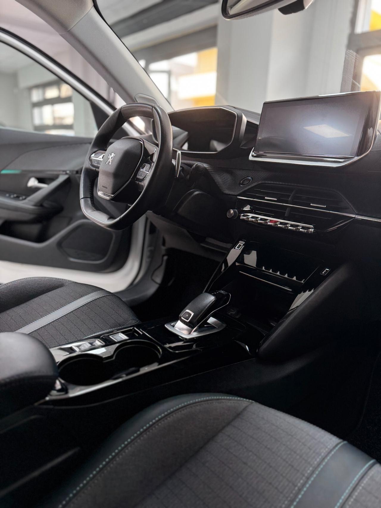 Peugeot 2008 BlueHDi 130 S&S EAT8 Allure